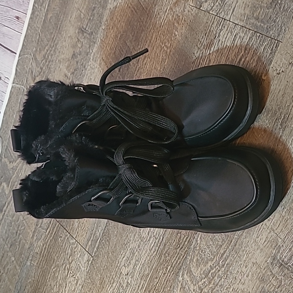 Black Torrid Size 6.5W Fur Lined Side Zip Lace Winter Boots NWOT